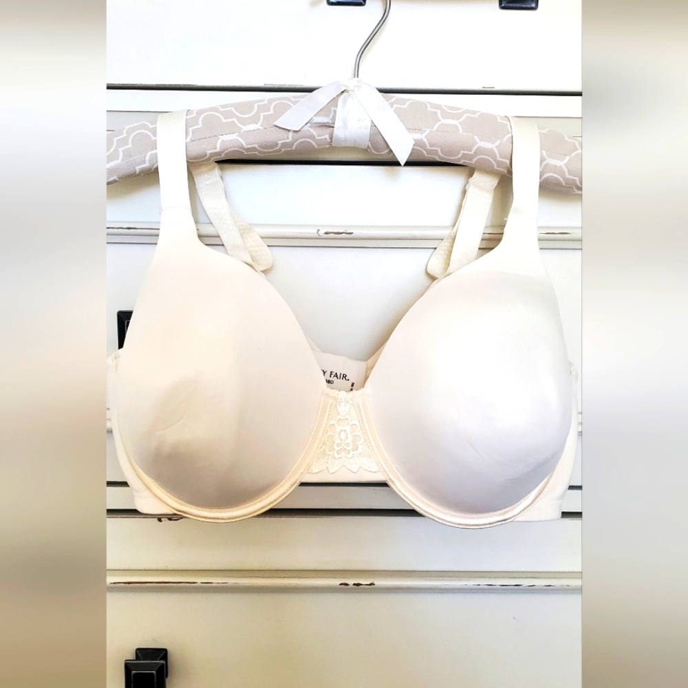 ***SALE***Vanity Fair Beauty Back Smoothy Underwire Bra NEVER WORN